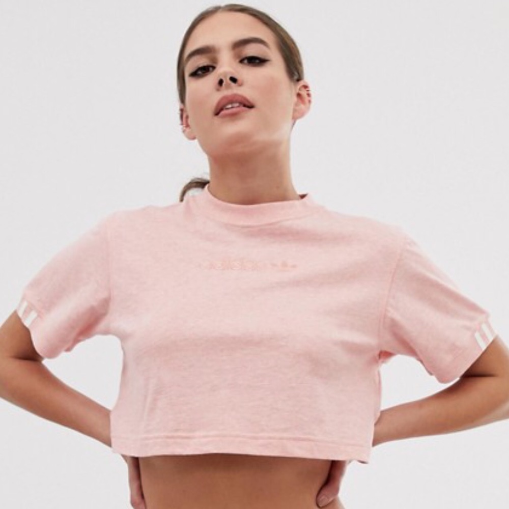 Adidas crop top in pink size xs/s worn once